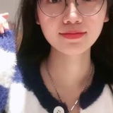 可爱四眼妺